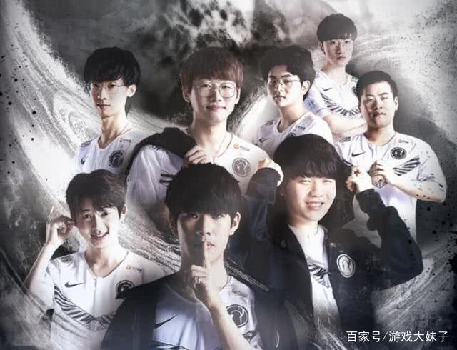 球迷们都期 球迷们都期