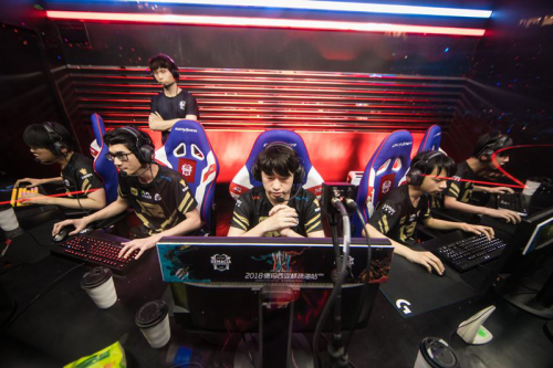 先于对手一 先于对手一